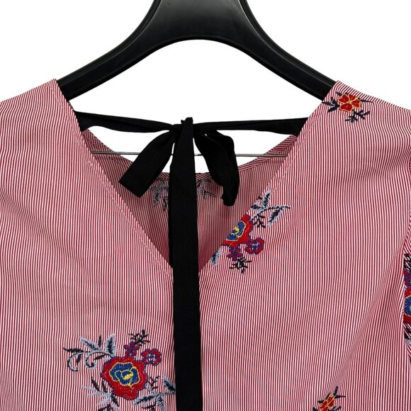 Nine West Women's Floral Embroidered BOHO Artsy Boxy Bell Sleeve Top Size Medium - Picture 4 of 6